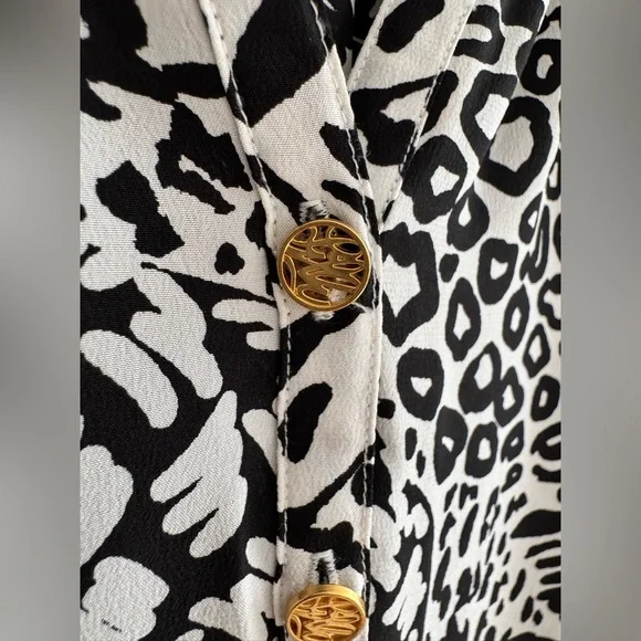 Lilly Pulitzer Elsa Silk Top Onyx Home slice size M
White Black - Picture 9 of 13